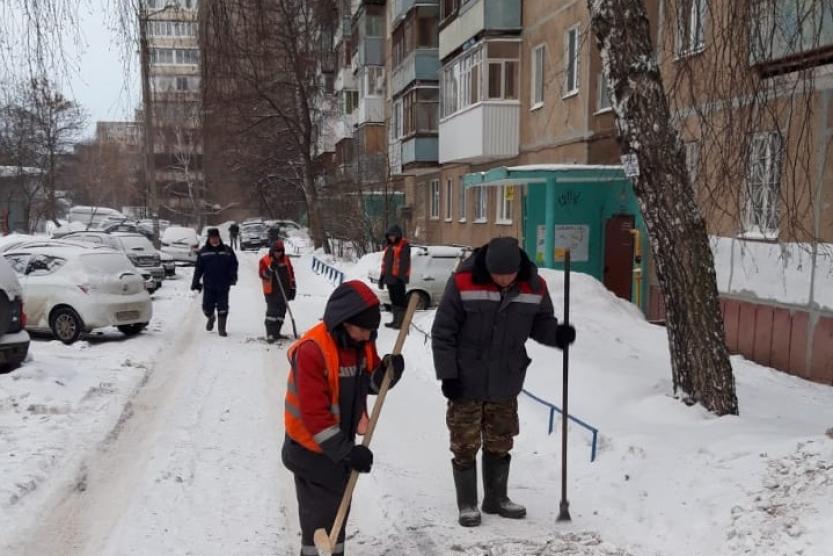 Прогноз в кировском районе. Очистка дворов от снега.