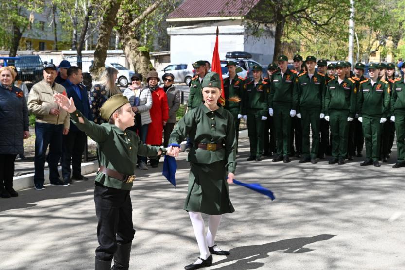 Парад у дома ветерана описание фото