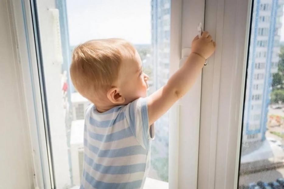 Открытое окно-опасность для ребенка!