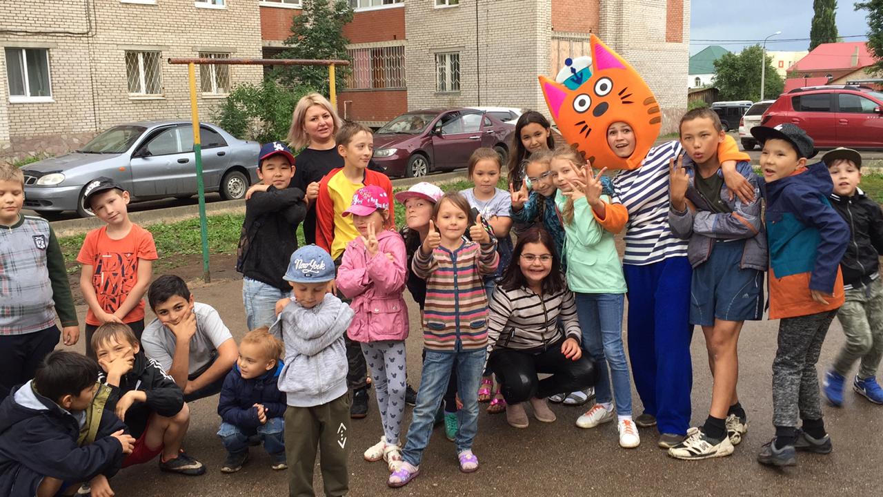 Праздник двора ко Дню молодежи отметили в Нижегородке