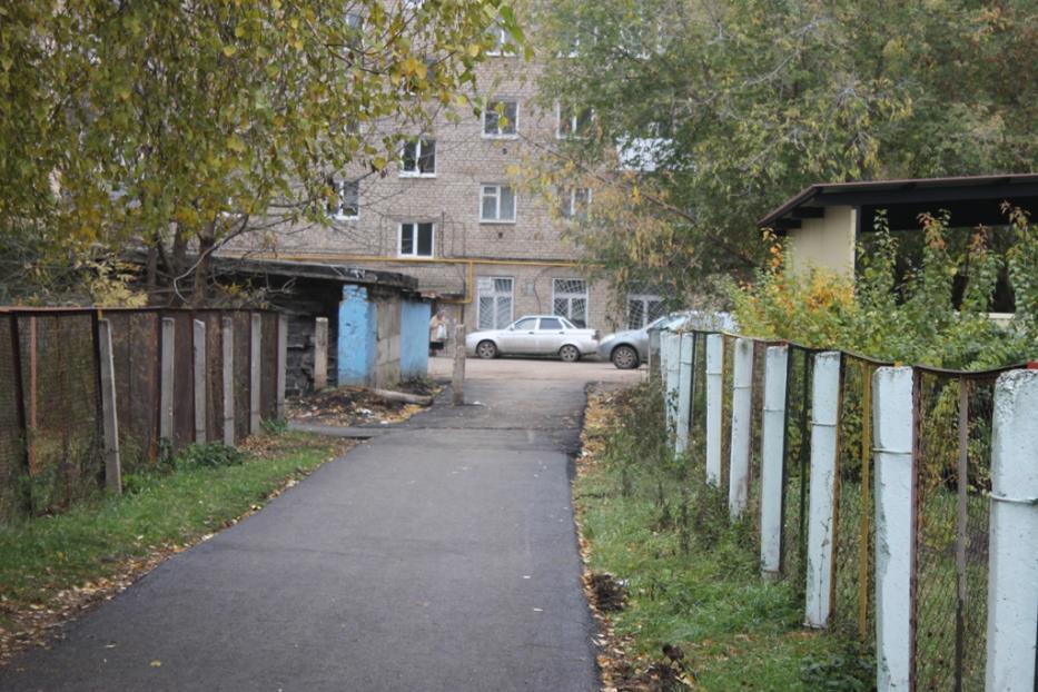 В Деме на месте снесенного гаража проложили тротуар
