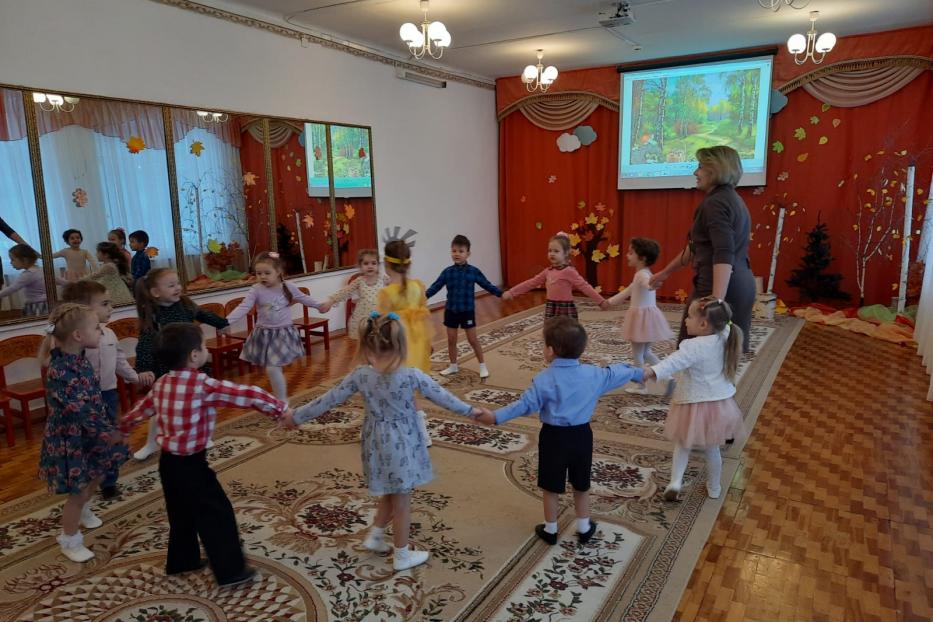 В Детском саду № 70 прошло районное методическое объединение музыкальных руководителей Калининского района