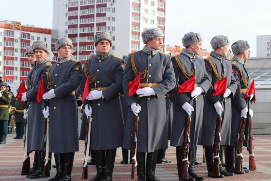 Уфимцев и гостей столицы приглашают к участию в акции «Военная служба по контракту в Вооруженных Силах Российской Федерации – Твой выбор!»