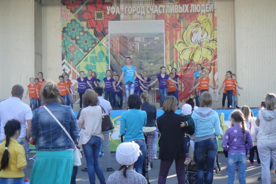           В Демском парке культуры и отдыха танцуют даже «воробушки» 