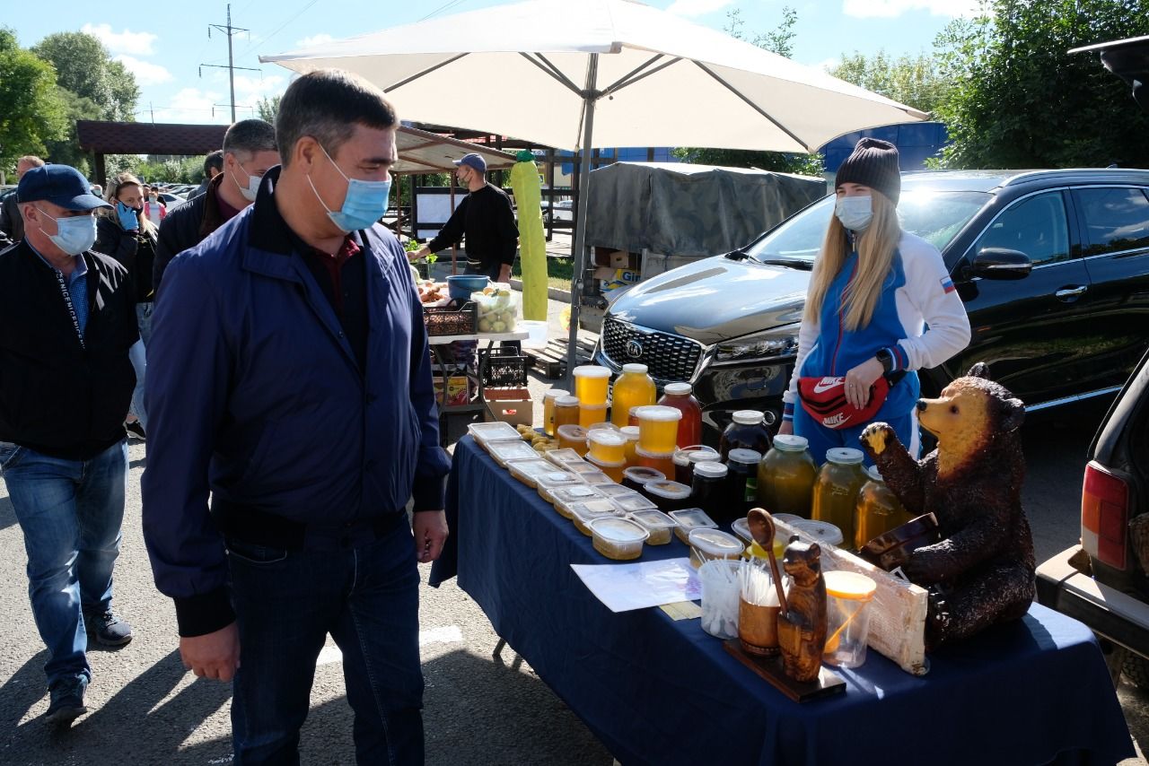 Глава Администрации Кировского района г. Уфы Илвир Нурдавлятов посетил сельскохозяйственную ярмарку