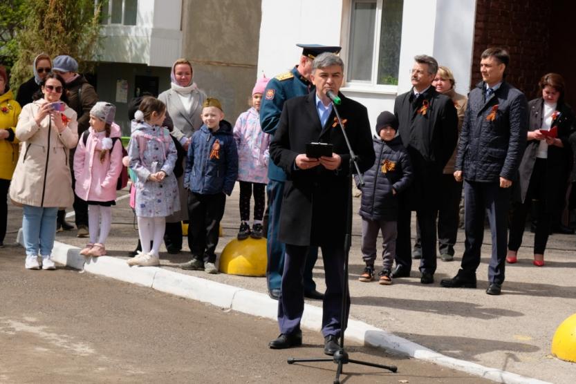 Парад у дома ветерана описание фото