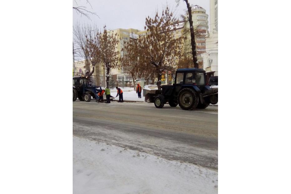 Очищайте территорию от снега и наледи своевременно!