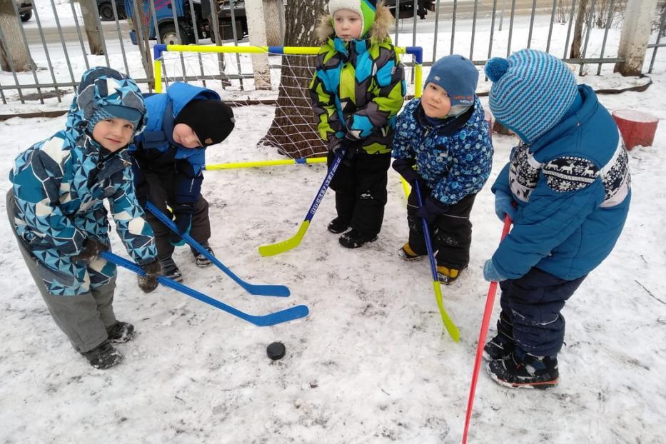 В детских садах Орджоникидзевского района прошел Всероссийский день хоккея 