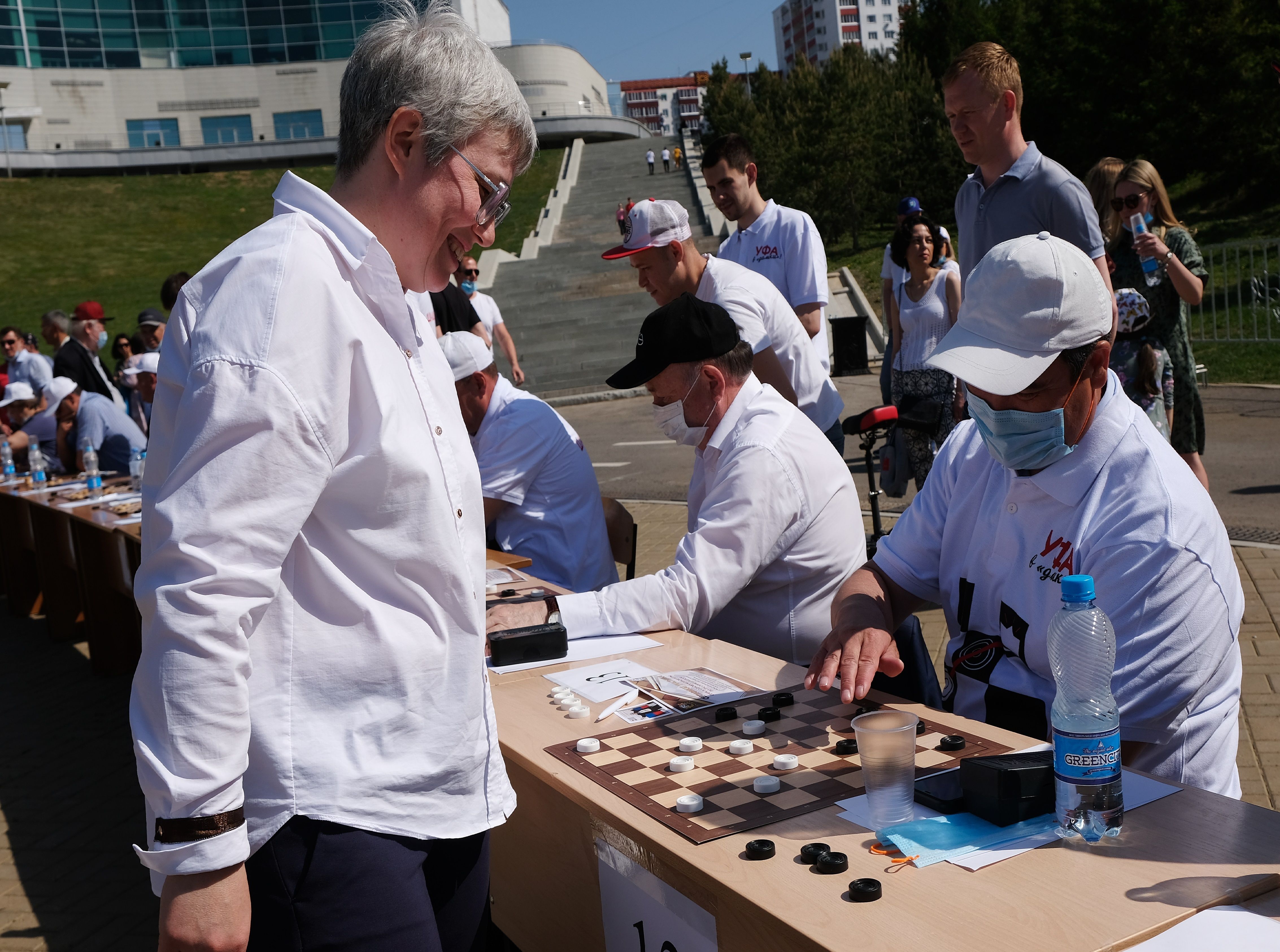  Представители Кировского района Уфы приняли участие в сеансе одновременной игры в шашки с участием Тамары Тансыккужиной