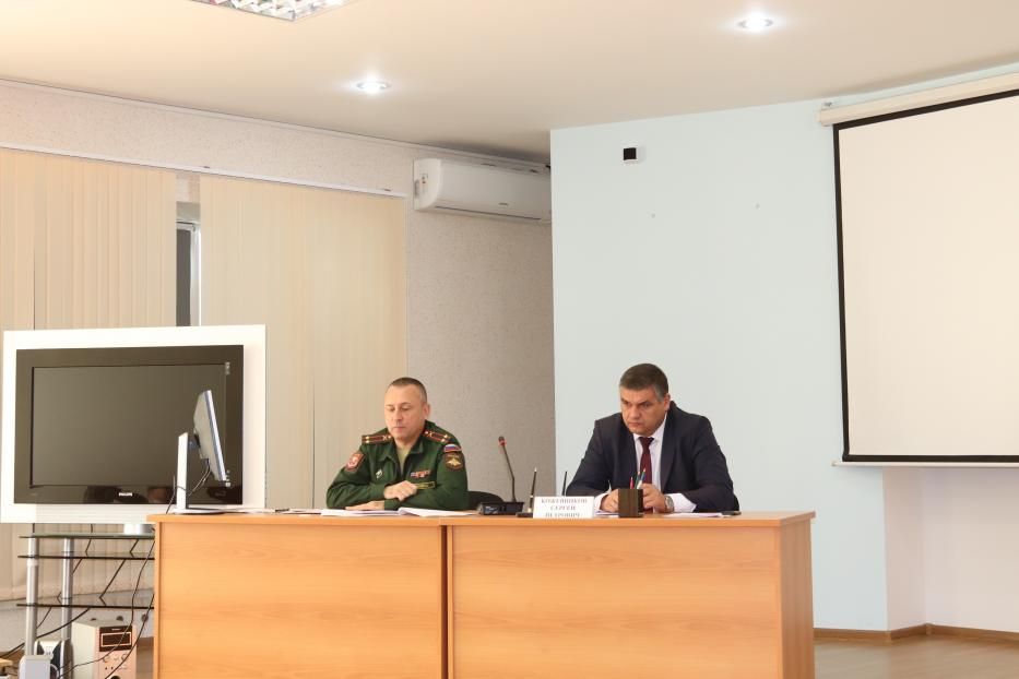В Калининском районе обсудили подготовку к осеннему призыву 