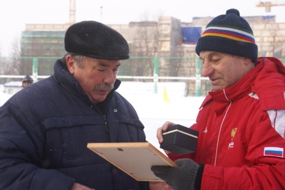 В Октябрьском районе г.Уфы торжественно отметили 100-летний юбилей Федерации хоккея с мячом России 