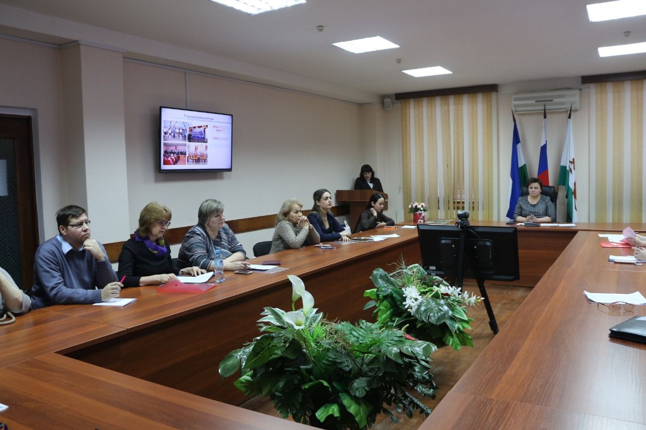 В Октябрьском районе прошло совещание с участием руководителей учреждений культуры и молодежной политики