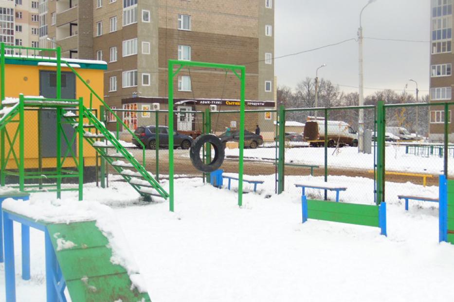 Для выгула собак определена благоустроенная площадка 