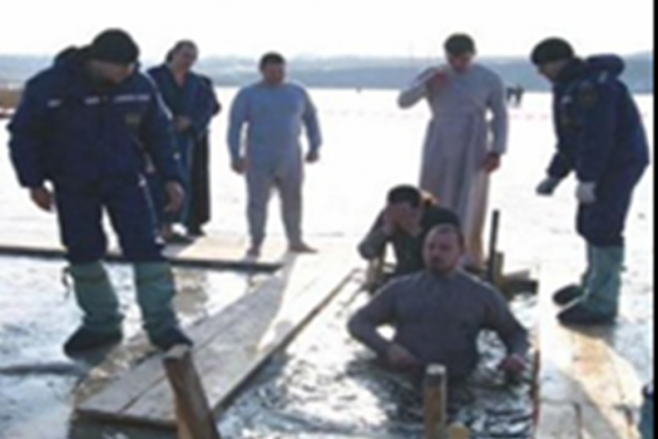 Правила поведения на воде во время Крещенских купаний