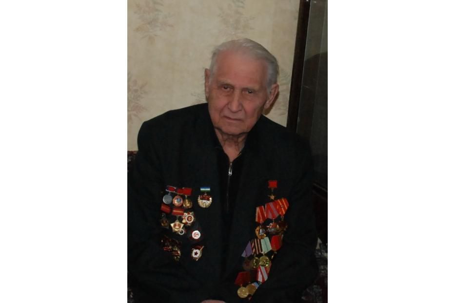 Герою Социалистического труда Дмитрию Михайлову 95 лет