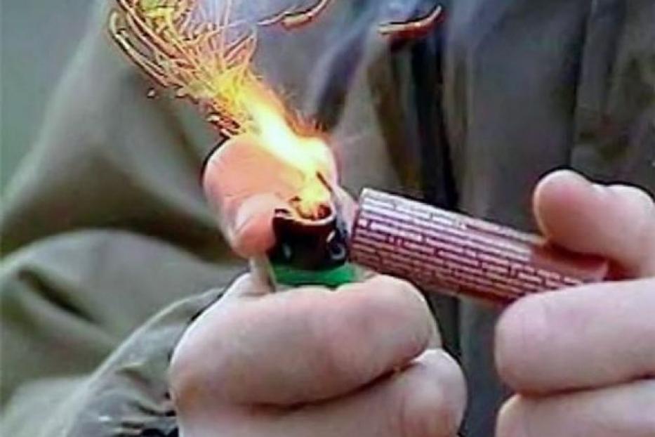 Опасная хлопушка