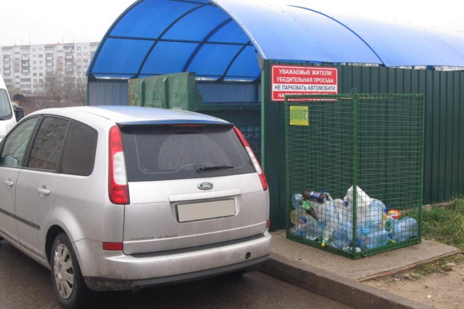 Вниманию автовладельцев: за парковку на контейнерных площадках предусмотрен штраф