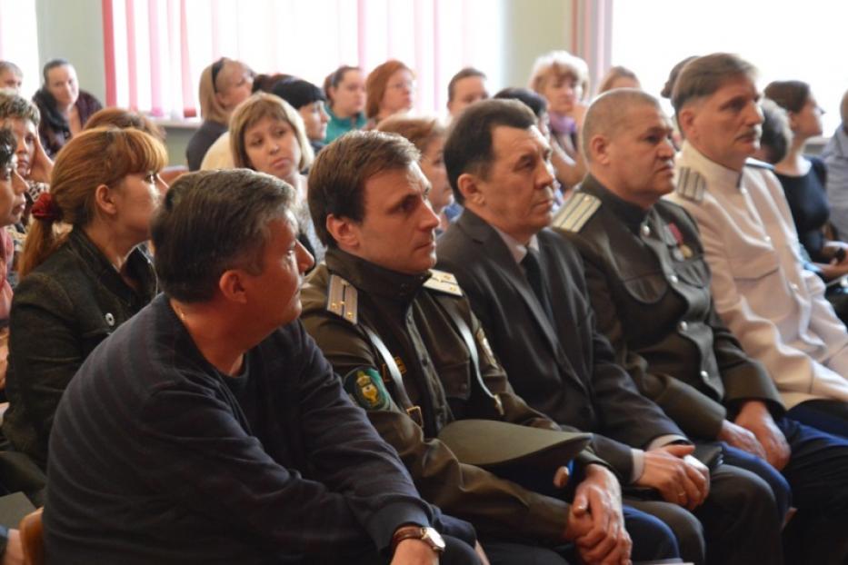 В школе №97 провели встречу родителей школьников и администрации школы с представителями Уфимского городского казачьего объединения
