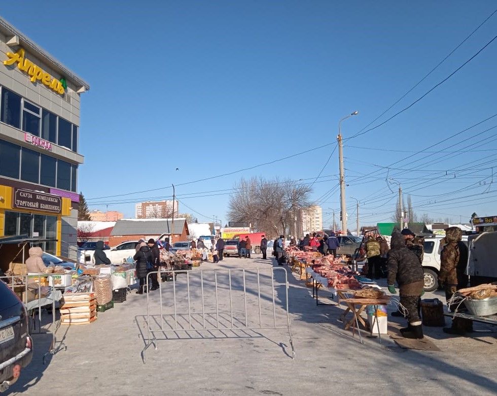 Сельхозпроизводители пяти районов республики представили продукцию на ярмарке в Ленинском районе Уфы