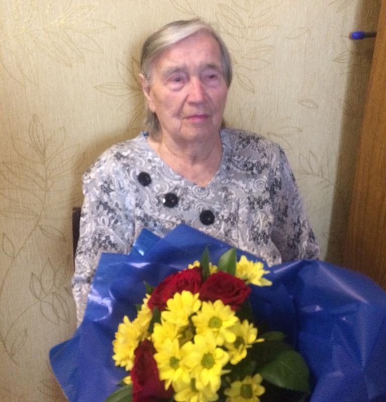 Труженицу тыла Анастасию Сугоняк поздравили с 90-летием
