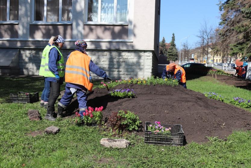 Работа в кировском районе свежие. МБУ служба благоустройства Кировского района Саратов. МБУ служба по благоустройству Калининского района. МБУ служба благоустройства Кировского района Саратов видео.