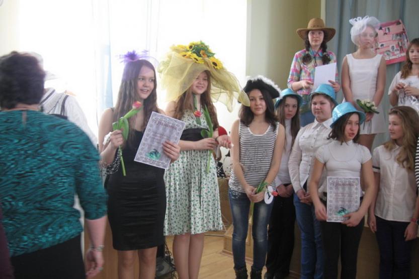 Дизайнерские женские шляпки купить в Москве легко!