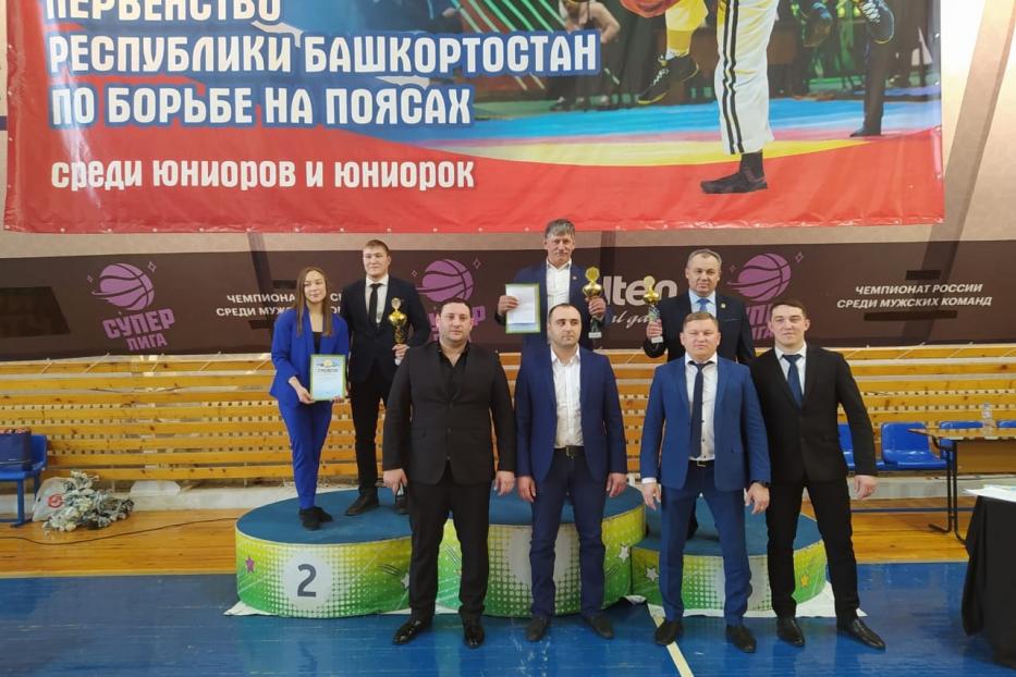 Демская команда на первенстве Республики Башкортостан по борьбе на поясах среди юниоров заняла призовое место
