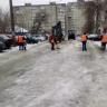 В Орджоникидзевском районе продолжается комплексная очистка дворов