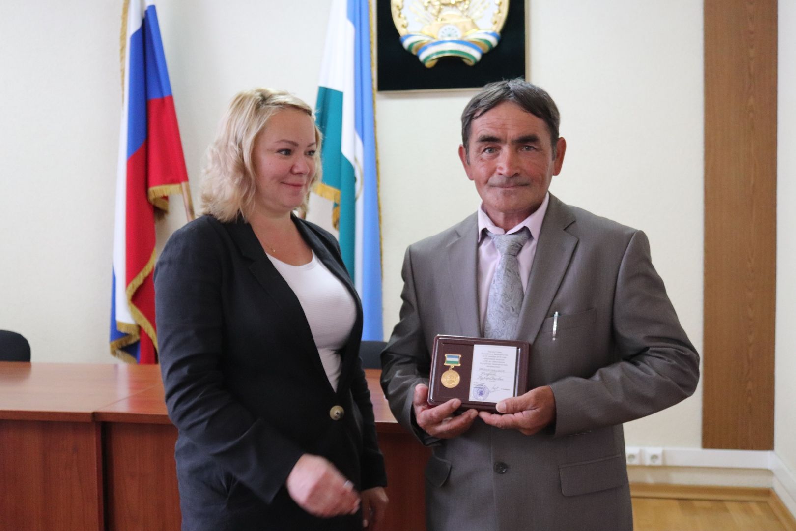В Администрации Кировского района вручили юбилейные медали «100 лет образования РБ»