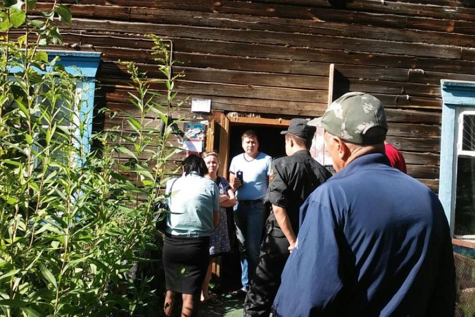 В Ленинском районе Уфы сносятся незаконно установленные металлические гаражи по решению суда